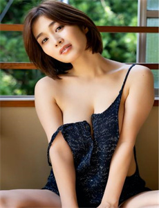 《出差约俄罗斯h罩杯jessie》